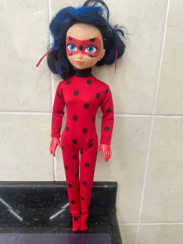 Bonecos Miraculous: Ladybug, Cat Noir e Marinete 