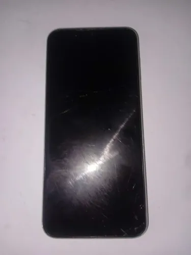 Vendo a14 trincado com marcas de uso