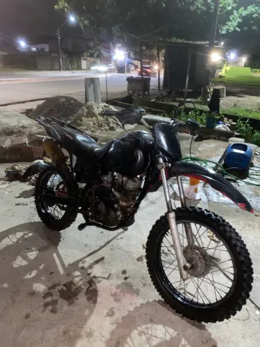 Moto trilha Bros