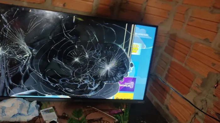 Vendo tv smart 32 Roku Britânia 