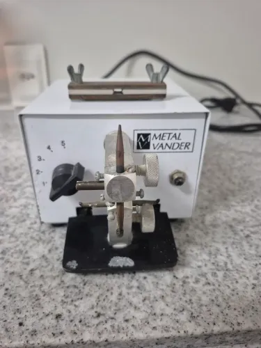 Máquina de solda Odontológica