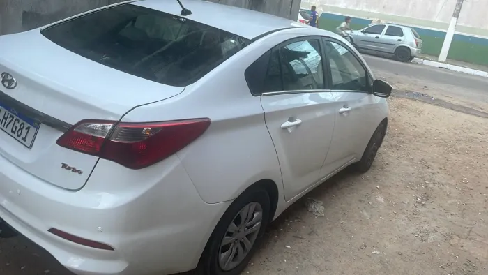Hyundai HB20S Comfort Plus 1.0 TB Flex 12V Mec. 2017