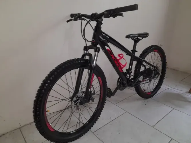 Bicicleta aro 24 Oggi Hacker Sport