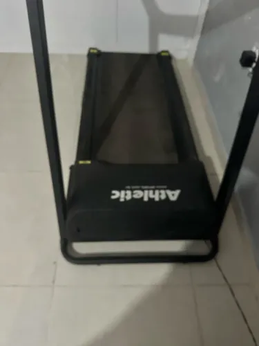 Máquina de exercício esteira