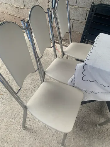 Mesa com 4 cadeiras