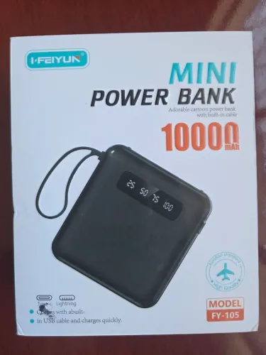 Power Bank 10.000mAh com 4 cabos e lanterna (Novo)