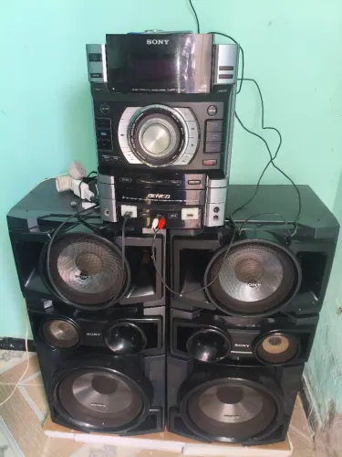 Sony GTR8 6 caixa funcionando normalmente OBS.cm mais três falantes reserva incluso no va