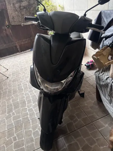 Vendo Moto Fluo 125