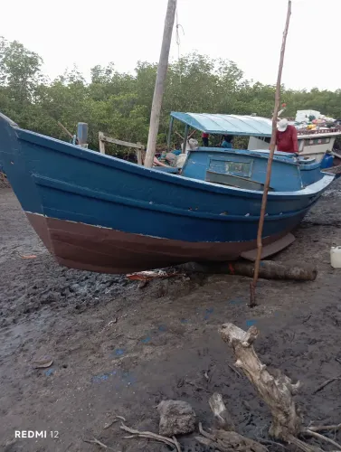 Embarcação no jeito pra pescar