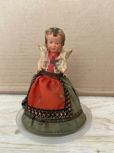 Boneca portuguesa 7 saias anos 60