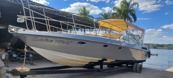 Lancha walk marine 39 pés com parelha de motor mercruiser 5.7 de 300 hp