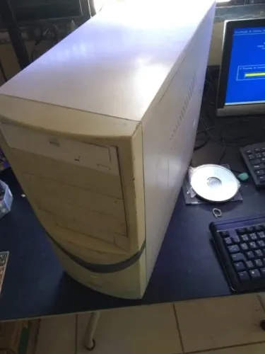 CPU pentium 1,3ghz ddr1gb hdd20gb win98 aceito trocas