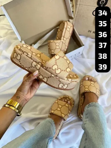 Sandálias Gucci plataforma