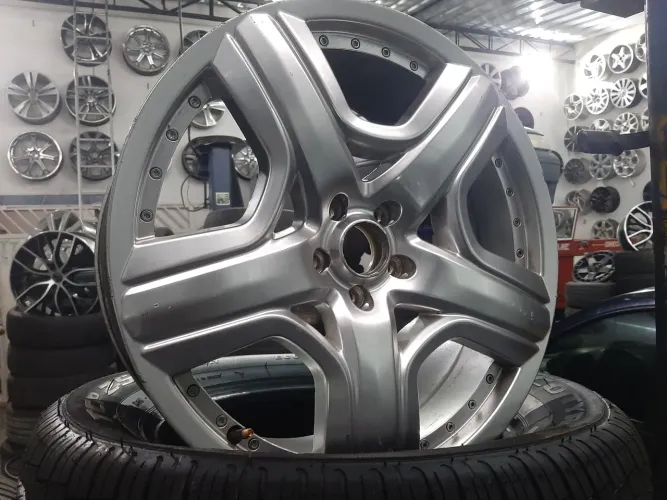 Roda aro 20 Volcano Bentley prata jogo 5x112 corolla