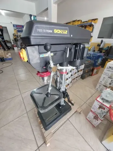 Furadeira de Bancada FSB16 Tork 5/8 c/ Motor 1CV Schulz(Loja/Loja)