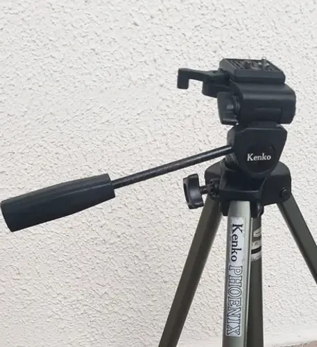 Tripé Kenko  Phoenix- para Cameras em alumínio Anodizado na cor verde metálico