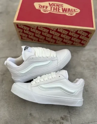 Tênis VANS KNU