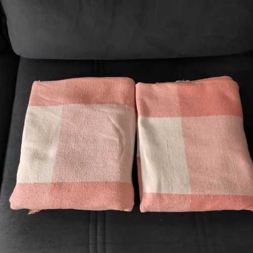Duas mantas para sofá e cama 