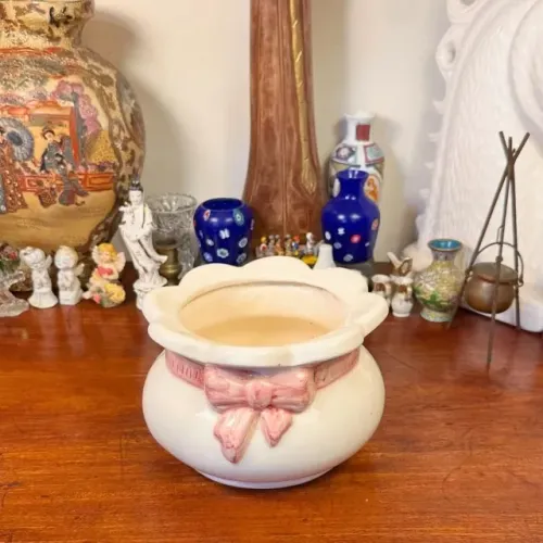 Cachepot em cerâmica.