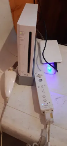 Wii Branco com Controle e Acessórios .não vendo só o controle !