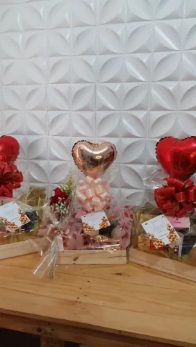 CESTAS DE CAFÉ DA MANHÃ E ANIVERSÁRIO 