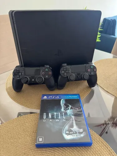 PS4 slim super conservado com garantia