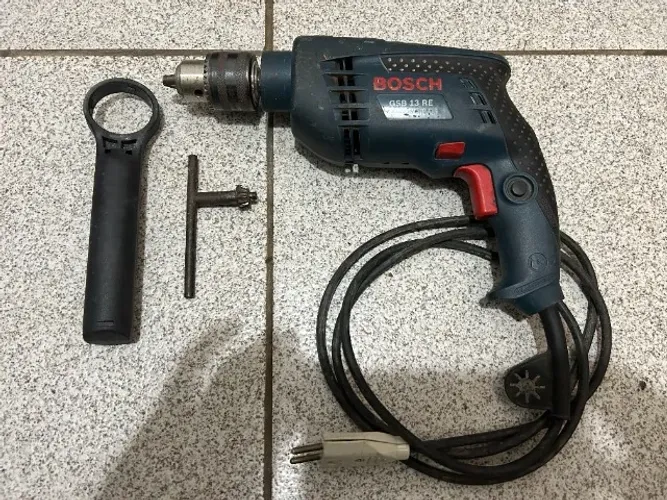 Furadeira profissional - Bosch - 220V