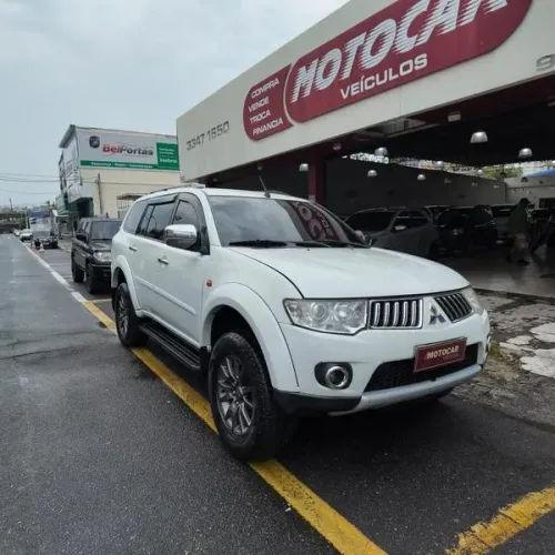 Mitsubishi Pajero Dakar HPE 3.2 4X4 T.I Dies 5P AUT 2013