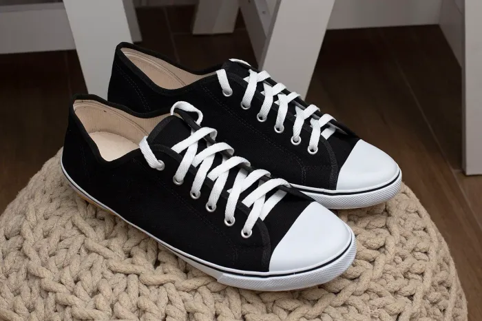 Tênis preto adulto estilo All Star<br>tamanho 39<br>Peça nova!