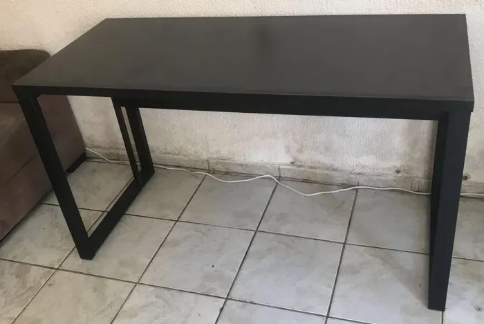 Mesa de Escritório Moderna preta 