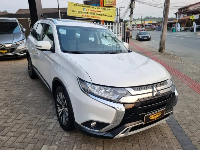 Outlander HPE 7 Lugares 2.0 Automática 2019!!!