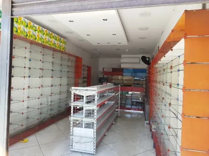 Vendo expositores de farmácia (desmontados)