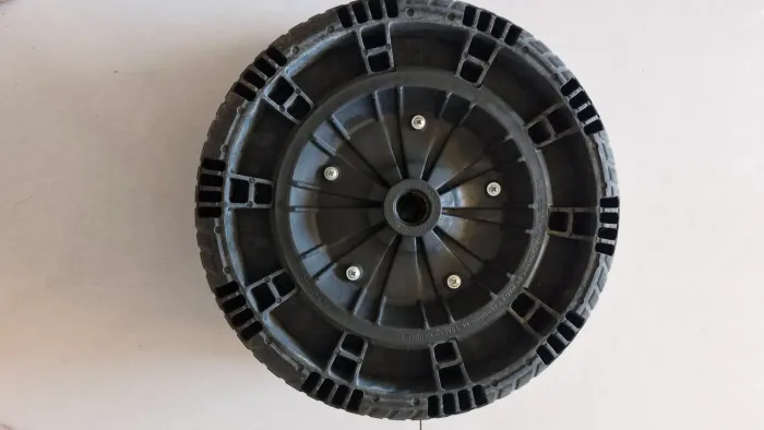 04 Rodas para carrinho de mão sendo 02 com eixo de 1" polegada rolete, 02 furo passante 