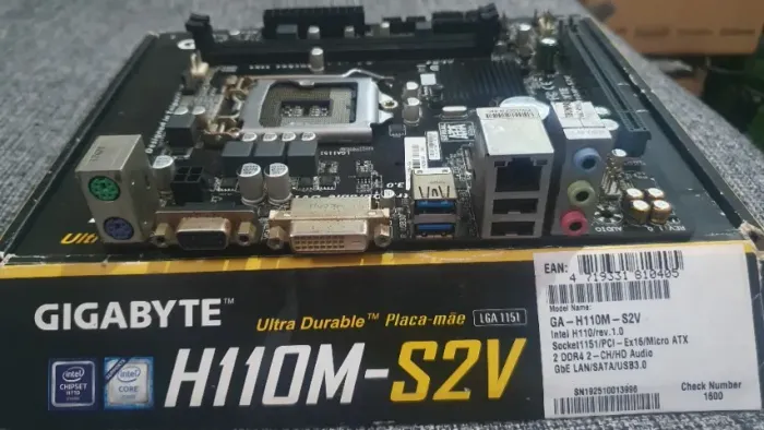 2 Placas-mãe Gigabyte H110m-S2V C\Def