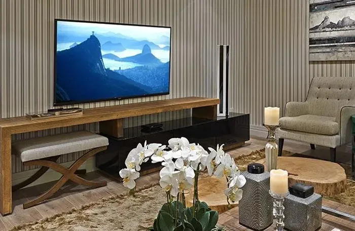 Rack de TV moderno em madeira