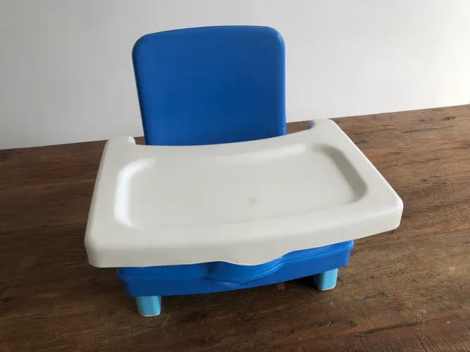 Cadeira de alimentação infantil