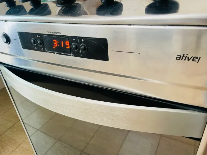 VENDO FOGÃO USADO EM ÓTIMO ESTADO