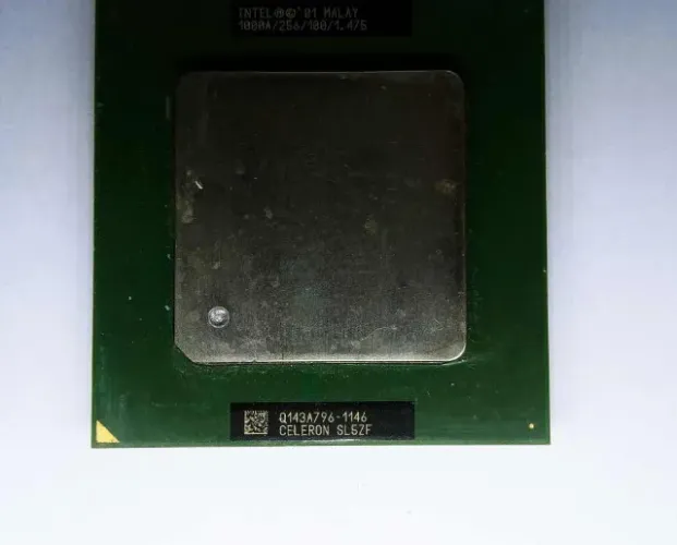Celeron SL5ZF 1Ghz soquete 370 - usado