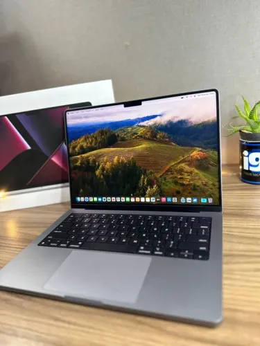 MacBook Pro M2 Pro 16GB 512GB SSD 14.2? 39 ciclos de bateria, impecável com garantia