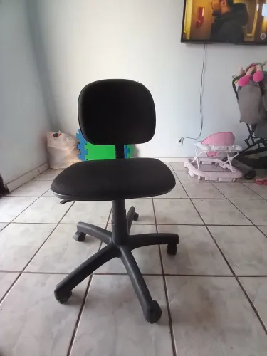 Cadeira de escritório preta