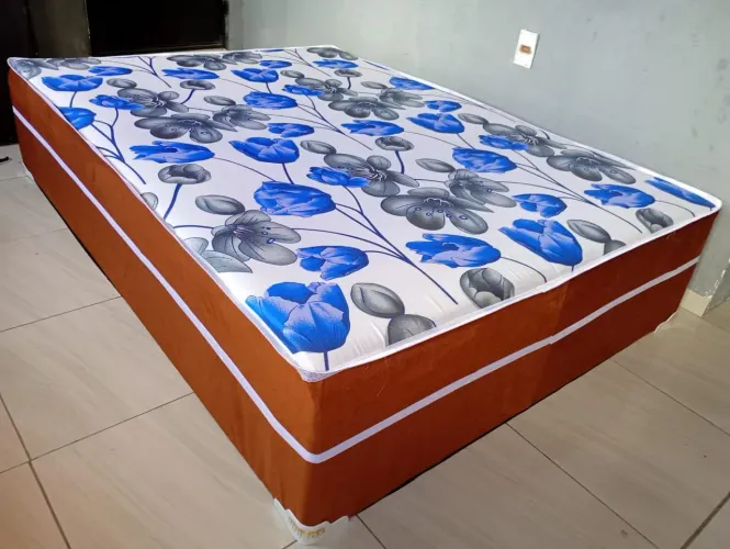 Cama de casal de espuma alta