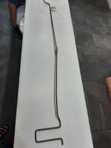 Barra torção esquerda da porta do porta malas Toyota Corolla