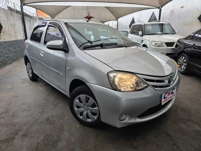 Toyota Etios X 1.3 Flex 16V 5P Mec. 2014