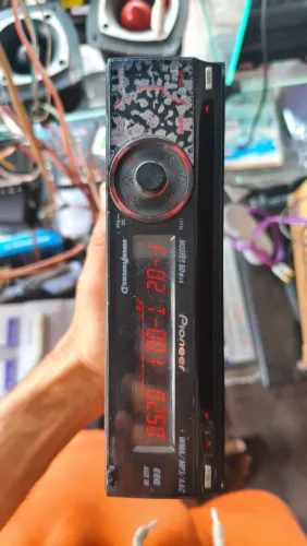 Aparelho Pioneer super tunerIII D DEH-P4UB usb traseiro visor colorido 