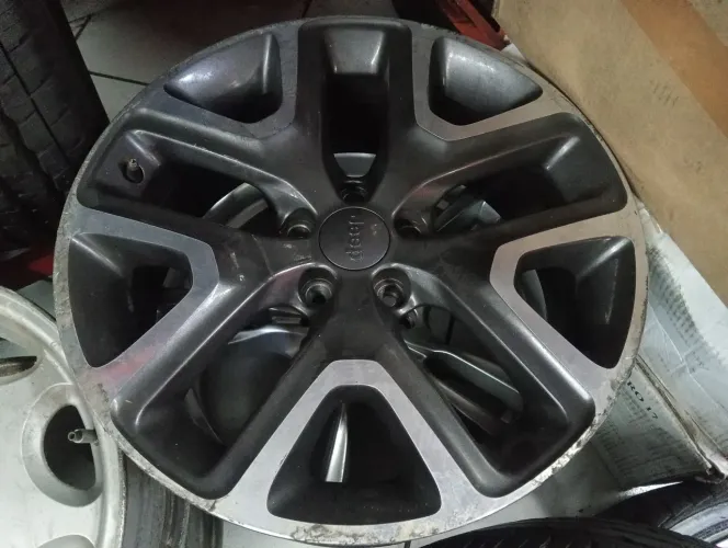 RODA AVULSA ARO 18 JEEP RENEGADE ORIGINAL