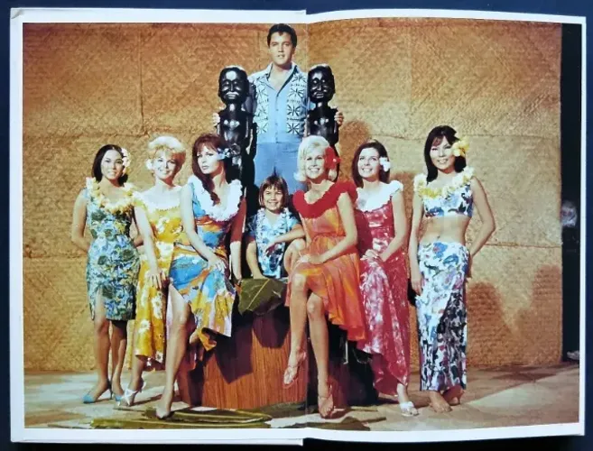 Livro de Capa Dura Paradise Suzanna Style (2000) Suzanna Leigh Elvis Presley