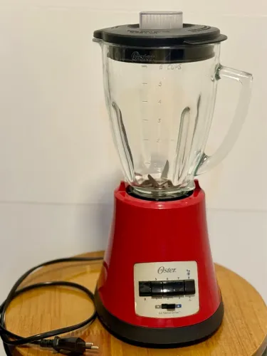 Liquidificador Oster Multi Chef 220V Vermelho 1,25 L 8 Velocidades 450W com jarra de vidro