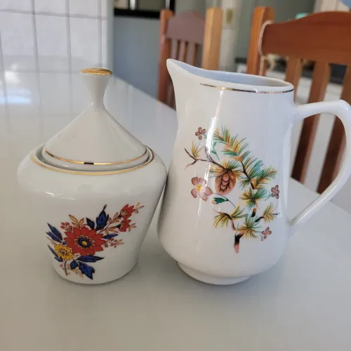 Jogo de Açucar e Leite em Porcelana