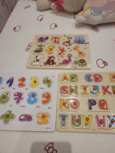 Quebra-cabeças de madeira infantil - números e letras