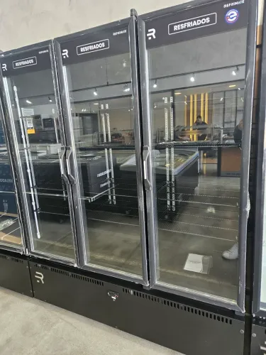 refrigerador expositor 3 portas multiuso 0 a 7 graus - a pronta entrega